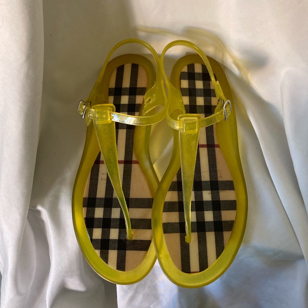 Burberry Plaid Nova Check Sandals Thongs 6 36